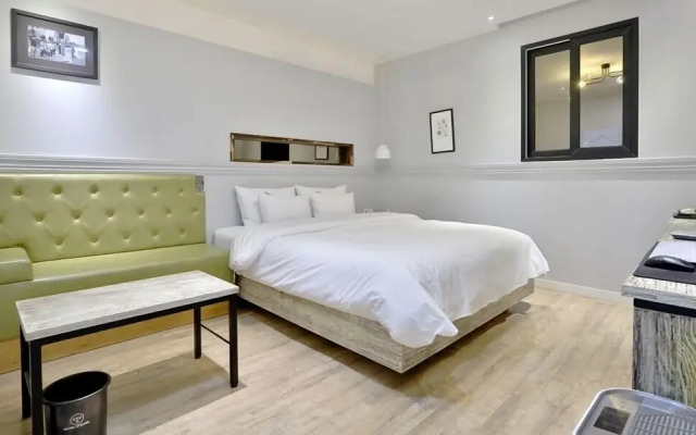 Hotel Yeogieutte Dongdaegu