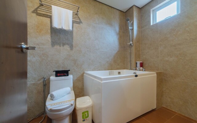 RedDoorz Premium near Health Centrum Banica