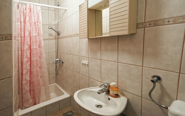 Studio Apartments Teuta & Agron