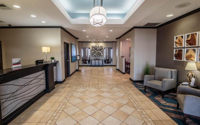 Holiday Inn Express & Suites Farmington by IHG