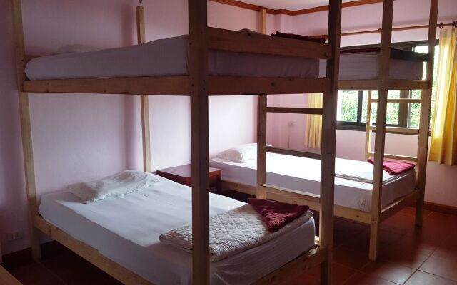 Coconut House Chaweng - Hostel