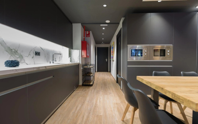 Airhostel Barcelona Airport 24h