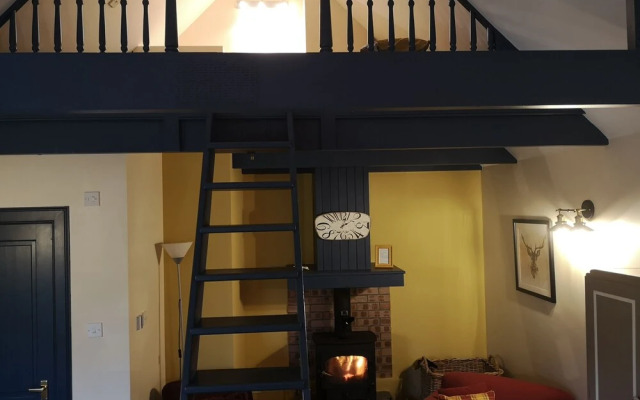 Claymires Bothy Cottage Nr Loch Lomond & Stirling