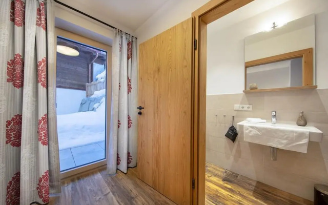 Inviting Chalet in Neukirchen near Wildkogel Ski Arena
