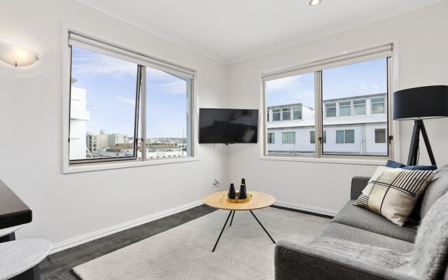 Newly Refurnished Stylish One Bedroom