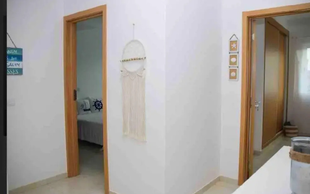 Bright, luxury and modern less than 500m -Beach