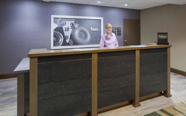 Hampton Inn Spicer Marina Area