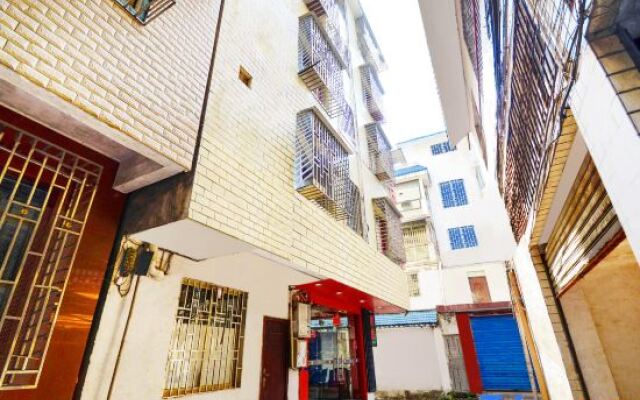 Guilin yiran Hotel (Weizhou Park Branch)