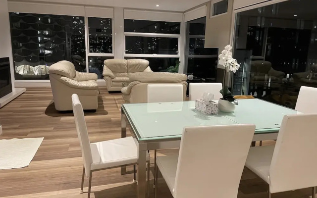 Luxury Penthouse Above the Shopping Town