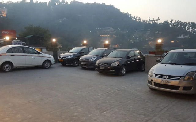 OYO Rooms Mussoorie Library