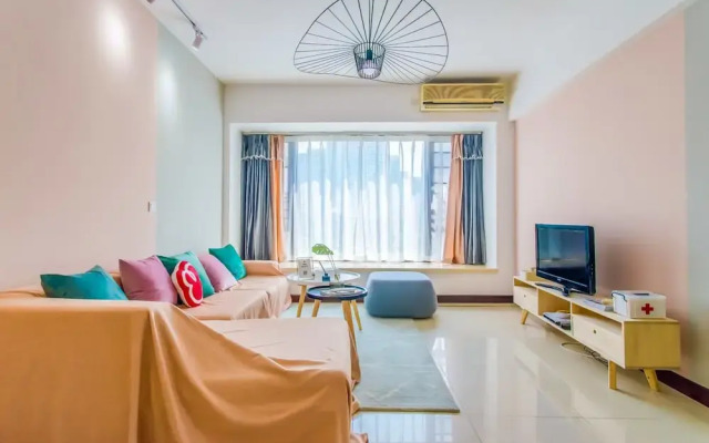 Locals Boutique Apartment  Huafa  No.3