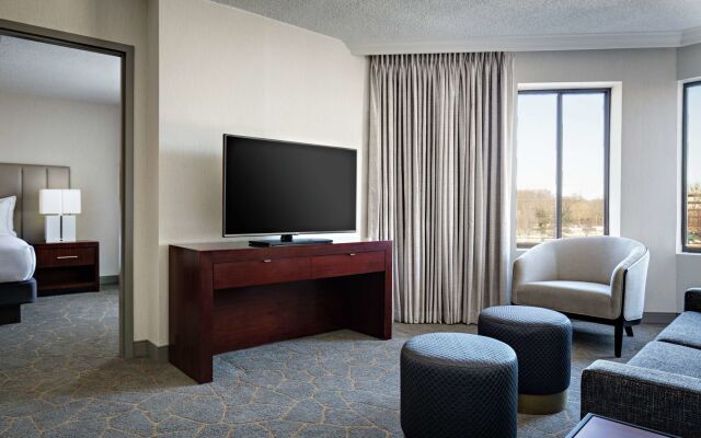 DoubleTree by Hilton Fairfield Hotel & Suites