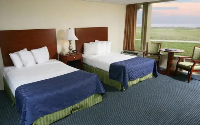 Oceanside Inn and Suites