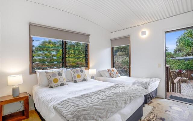 Fuller Holidays - Belongil Beachfront Pavilion, 18 Childe St