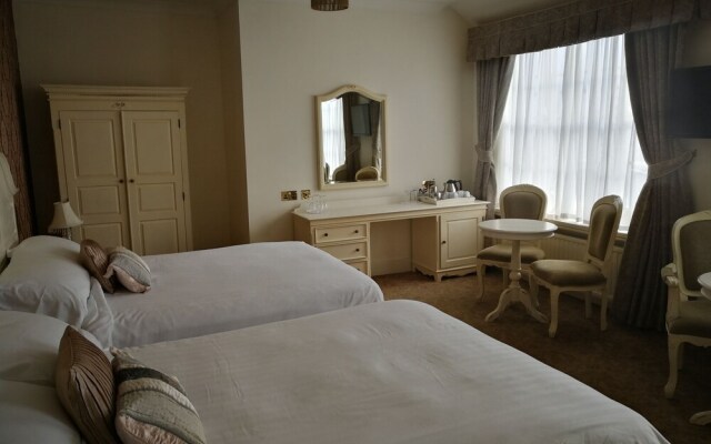 Feathers Hotel, Bar and Restaurant