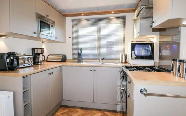 Chichester Lakeside Holiday Park