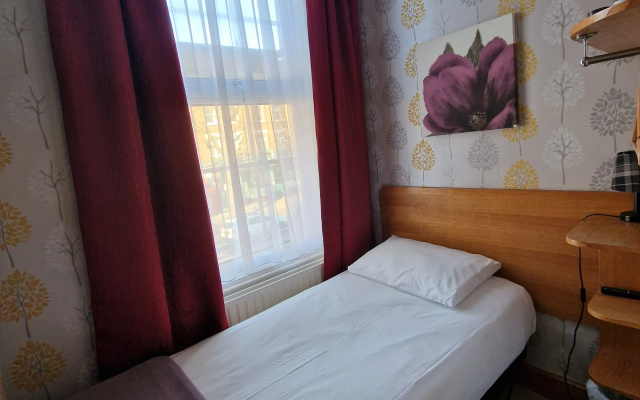 Hotel 65