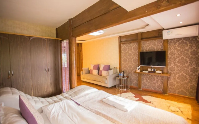 Mufu Bieyuan Hostel