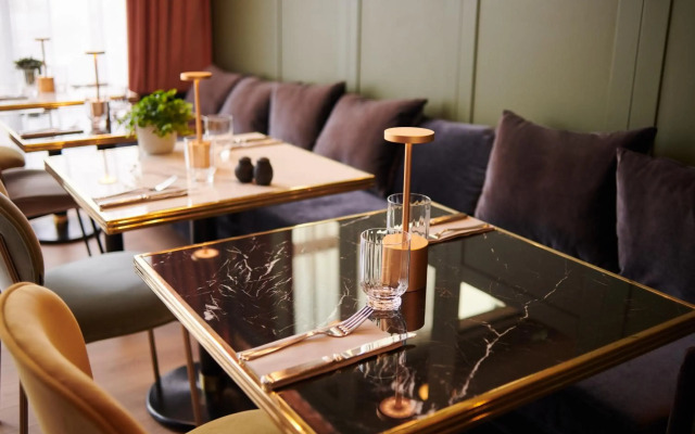 Square Lodge Hotel La Roche Sur Yon - Handwritten Collection