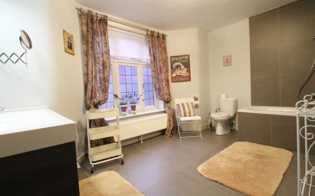 Sweet Alice Holiday Home