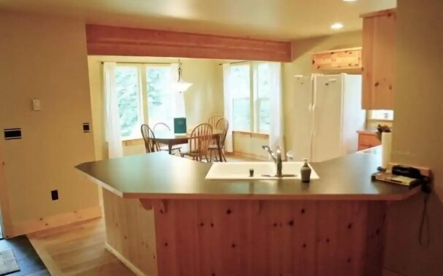 Mt Baker Lodging Cabin 95 - Sleeps 4