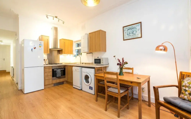 NEW Stylish 1 Bedroom Flat With Garden London