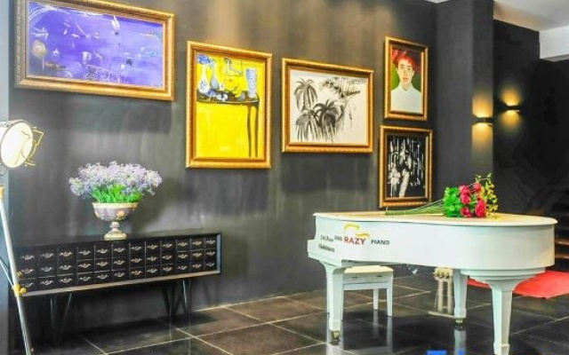 J&D Hotel