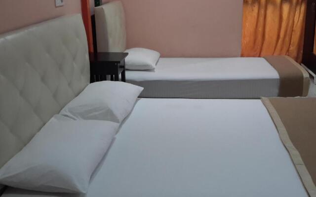 Bukit Beruntung Business Hotel
