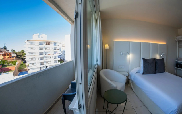 On Hotels Oceanfront - Adults Only