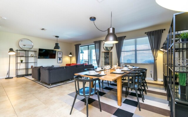 1474 Rolling Fairway