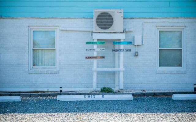 The Hideaway by Oak Island Accommodations