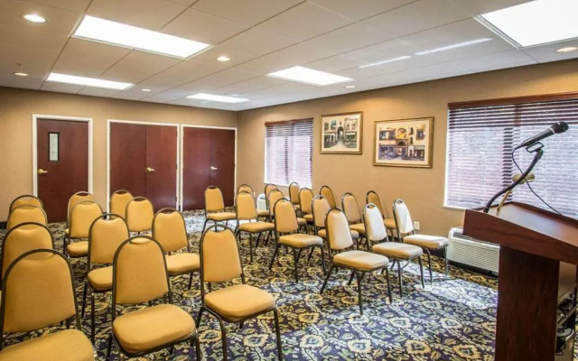Comfort Inn & Suites