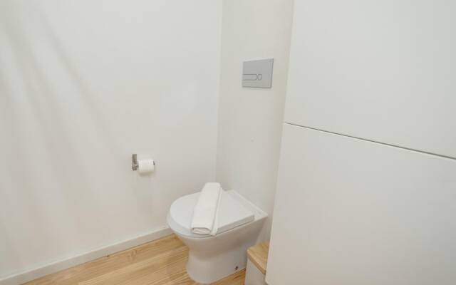 Downtown Premium Apartment by Vacationy