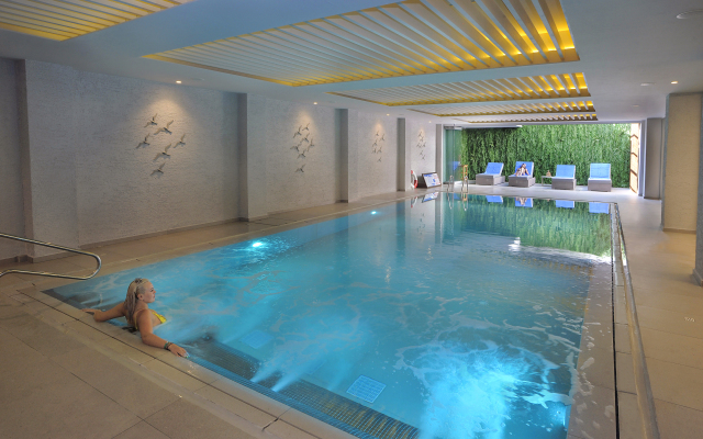 Nelia Beach Hotel & Spa