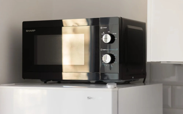 Bright Studio With Balcony by Renters