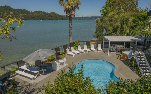 Oceans 88 Whitianga Coastal Suites