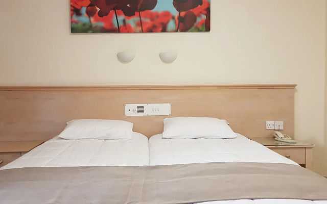 Senator Hotel Apartments - Adults Only