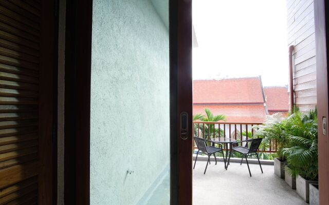 Tapae Gate Villa