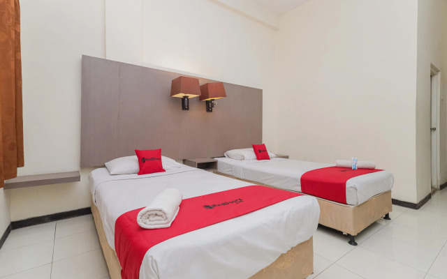 RedDoorz near Gubeng Station