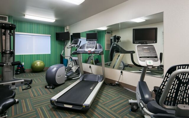 Holiday Inn Express & Suites Everett by IHG