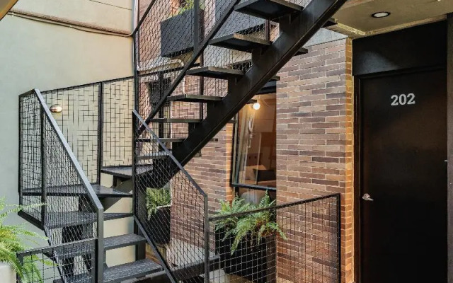 The Somos Flats Laureles