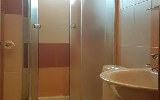 Parallel Hotel