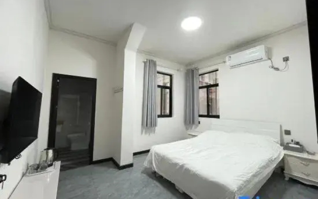 Xinxiang Riverside Homestay