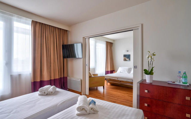 Отель Clarion Paris CDG Airport