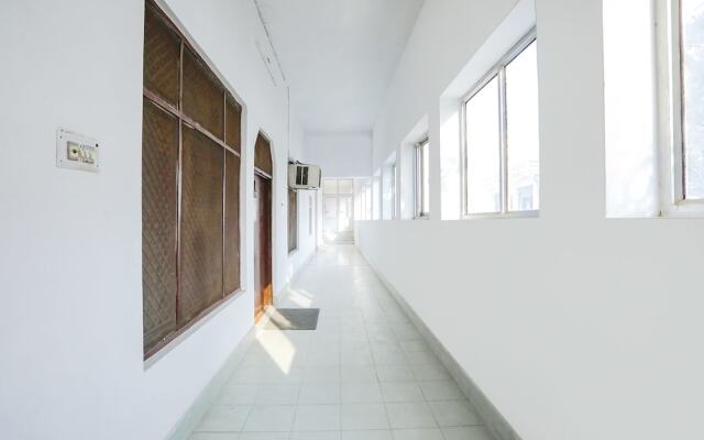 Fabhotel Madhuri Annex