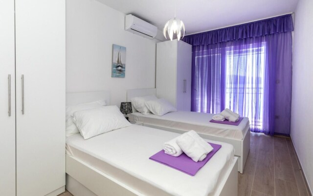 Nice Apartment in Komarna With Wifi and 3 Bedrooms