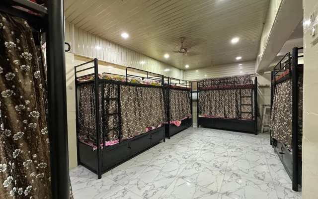 Balaji Dormitory In Andheri