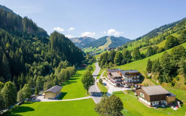 Chalet With Sauna and Jokercard in Summer
