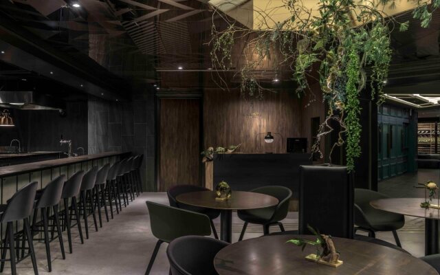Red Dot Hotel