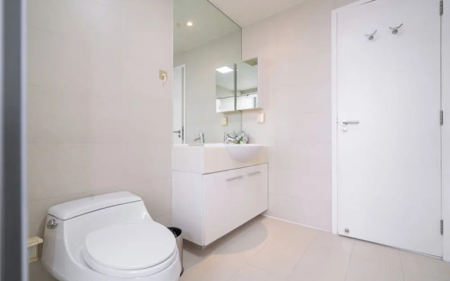 Tyms Elegant 3BR 2BA Apt Near Malls